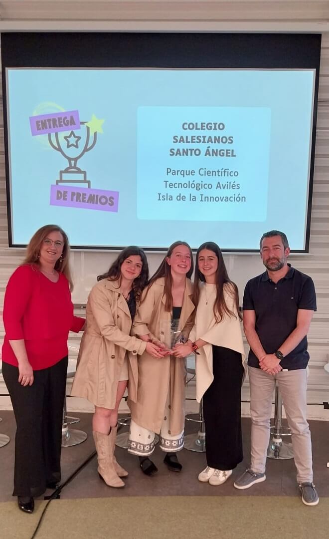 Recepción al equipo ganador del proyecto Ciencia y Tecnología en Femenino Recepción al equipo ganador del proyecto Ciencia y Tecnología en Femenino